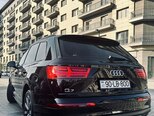 Audi Q7-5