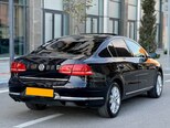 Volkswagen Passat-8