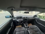 Volkswagen Jetta-11