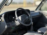 Toyota HiAce-10