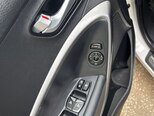 Hyundai Santa Fe-15