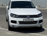 Volkswagen Touareg-1