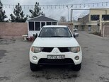 Mitsubishi L200-1