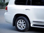 Toyota Land Cruiser-9