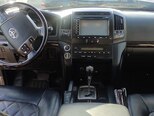 Toyota Land Cruiser-9