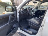 Toyota Land Cruiser-7