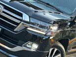 Toyota Land Cruiser-7