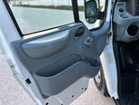 Ford Transit-17