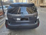 Toyota Prius V-2