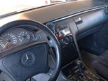 Mercedes E 240-11
