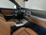BMW 330e-11
