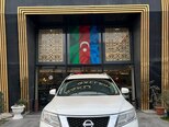 Nissan Pathfinder-1