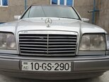 Mercedes 220 E-1