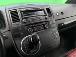Volkswagen Multivan-23