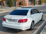 Mercedes E 220-2