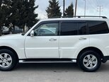 Mitsubishi Pajero-4