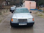Mercedes 220 E-2