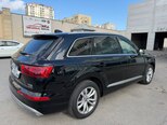 Audi Q7-5