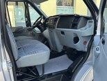 Ford Transit-16
