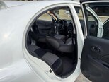 Nissan March-11