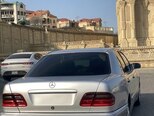 Mercedes E 220-4