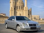 Mercedes E 220-1