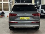 Audi Q7-5