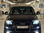 Audi Q7-1