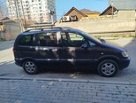 Opel Zafira-5