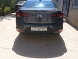 Hyundai Elantra-9