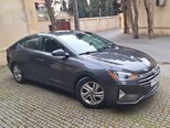 Hyundai Elantra-13
