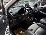 Hyundai Accent-11