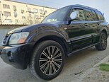 Mitsubishi Pajero-4