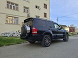 Mitsubishi Pajero-10