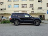 Mitsubishi Pajero-11