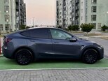 Tesla Model Y-4