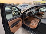 Porsche Cayenne-13