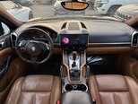 Porsche Cayenne-11
