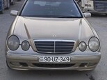 Mercedes E 240-1