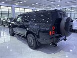 Land Rover Defender-7