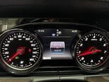 Mercedes E 300-21
