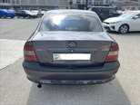 Opel Vectra-4