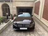 Mercedes E 220 d-1