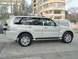 Mitsubishi Pajero-4
