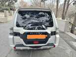 Mitsubishi Pajero-6