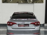Hyundai Sonata-12