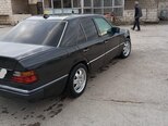 Mercedes 200 D-10
