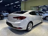Hyundai Elantra-2