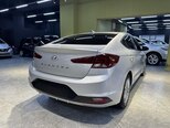 Hyundai Elantra-13