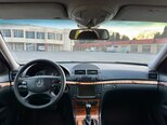 Mercedes E 220-11